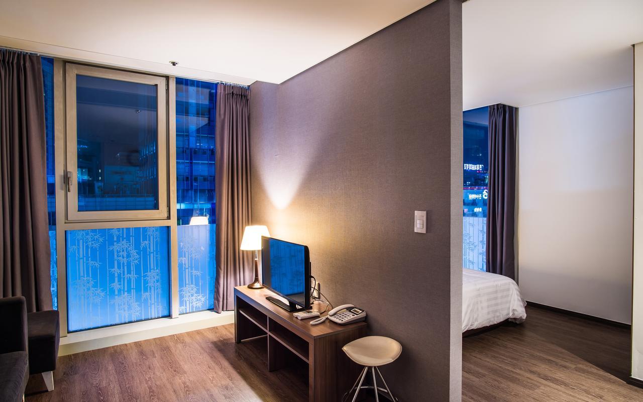 Hotel Arinus Shinchon Seoul Exteriör bild