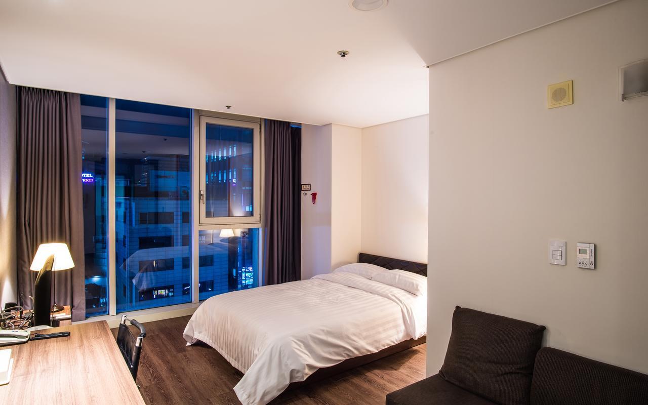 Hotel Arinus Shinchon Seoul Exteriör bild
