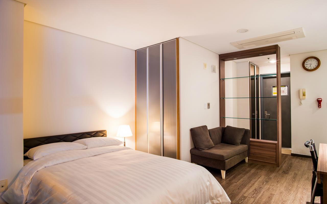 Hotel Arinus Shinchon Seoul Exteriör bild