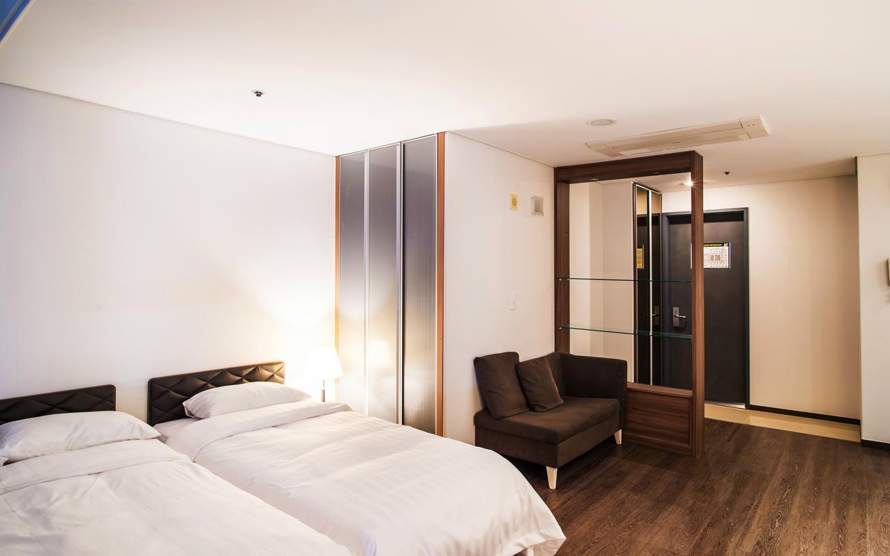 Hotel Arinus Shinchon Seoul Exteriör bild
